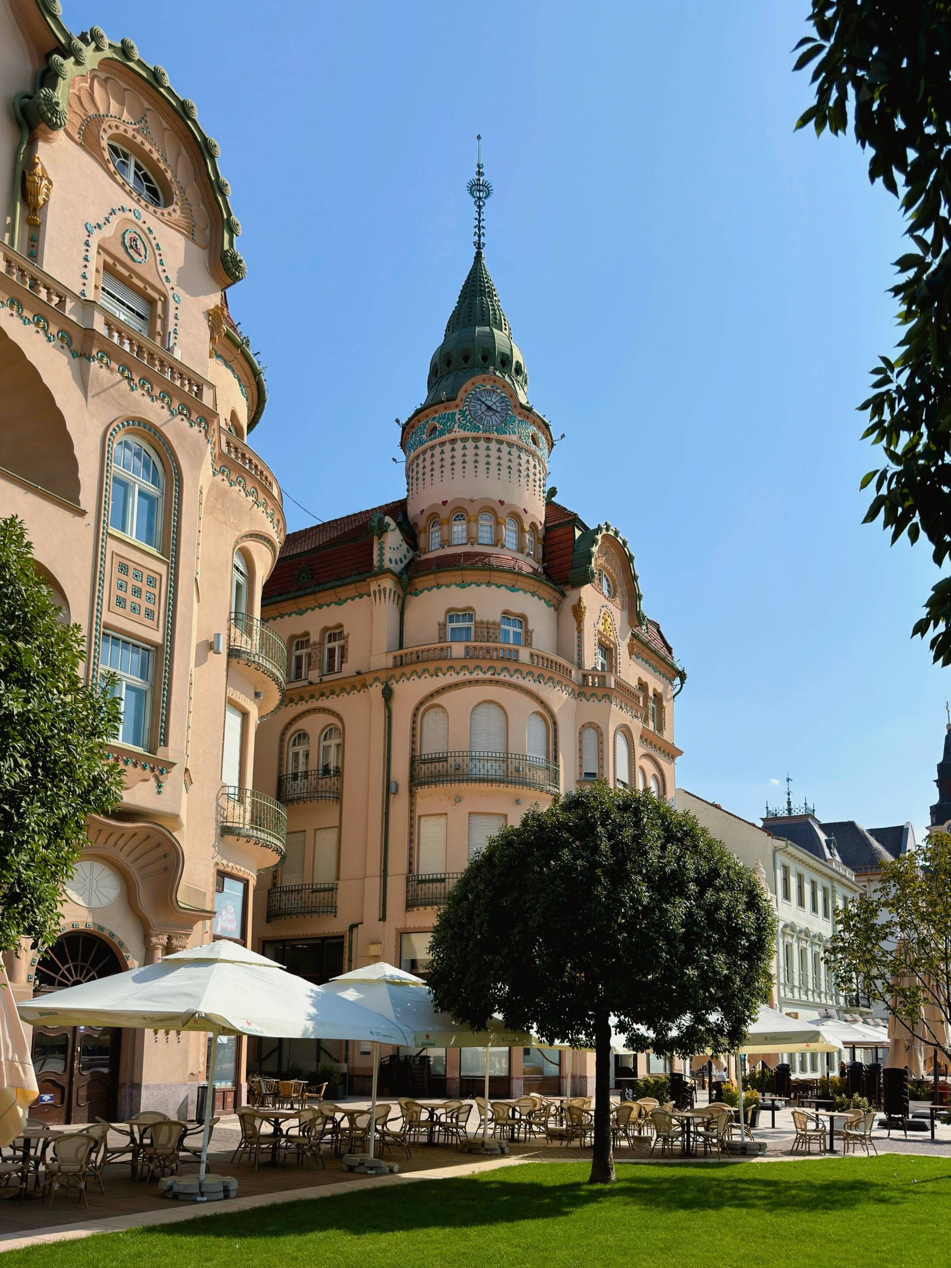 palatul vulturul negru oradea